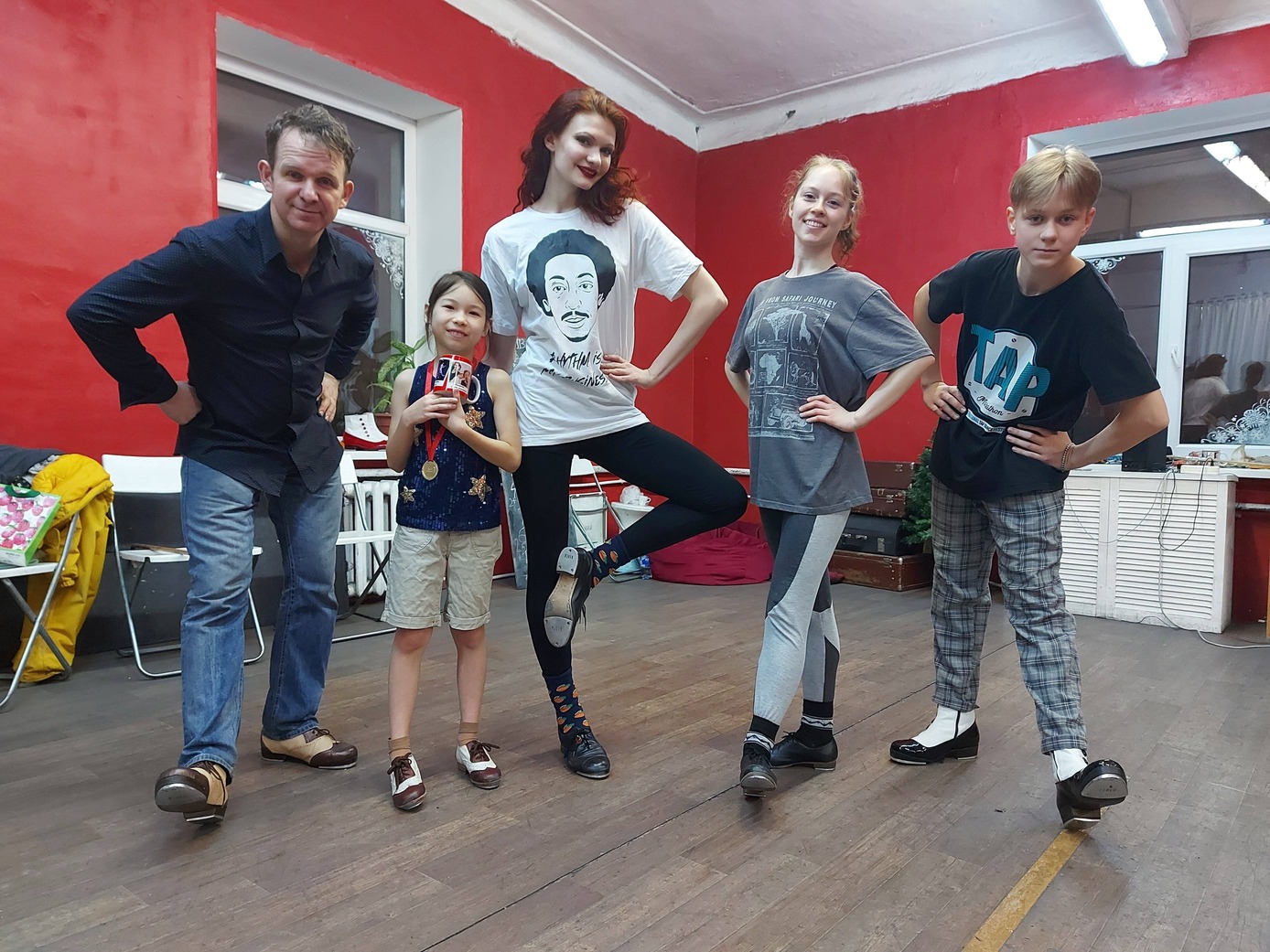 Занятия по степу в школе танцев Дэнс Фабрик в СПб